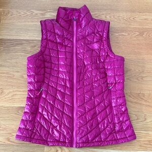 North Face Quilted Puffer Vest thermoball size s pink like new condition